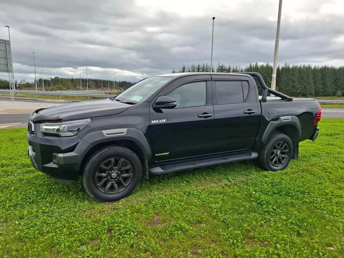 2022 Toyota Hilux Invincible X - Image 2