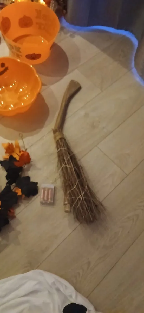 Halloween decorations bundle - Image 3