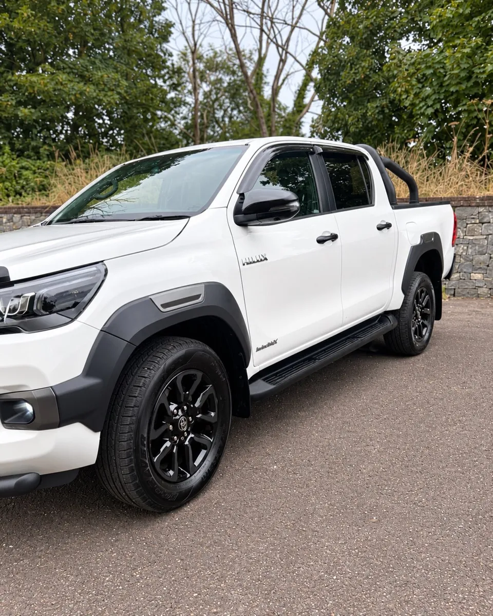 🔥HILUX INVINCIBLE X 2.8 AUTO FINANCE €190P/W🔥 - Image 2