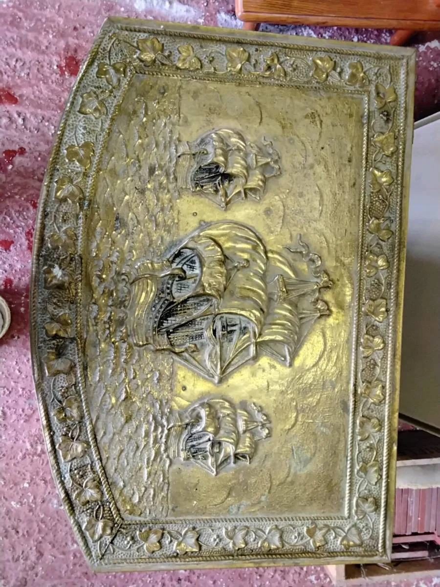 Brass fuel Box & Fire Guard. - Image 2