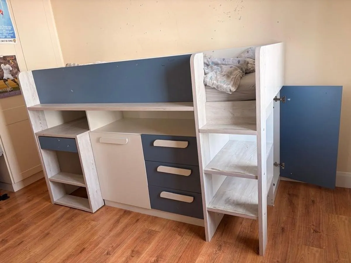 Child midsleeper bed with desk and storage - Image 3