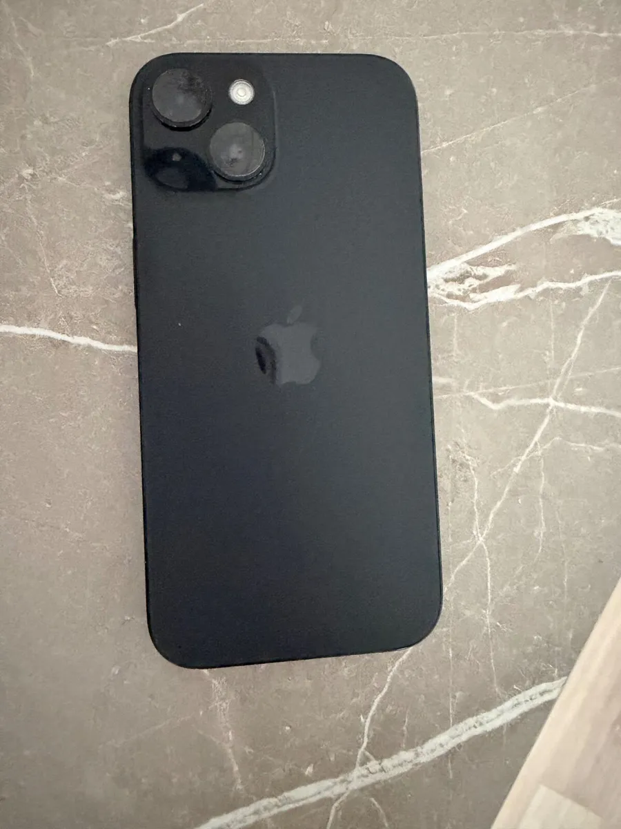 iPhone 15 - Image 1