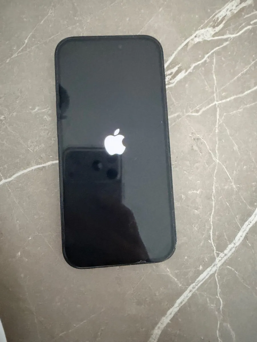 iPhone 15 - Image 3