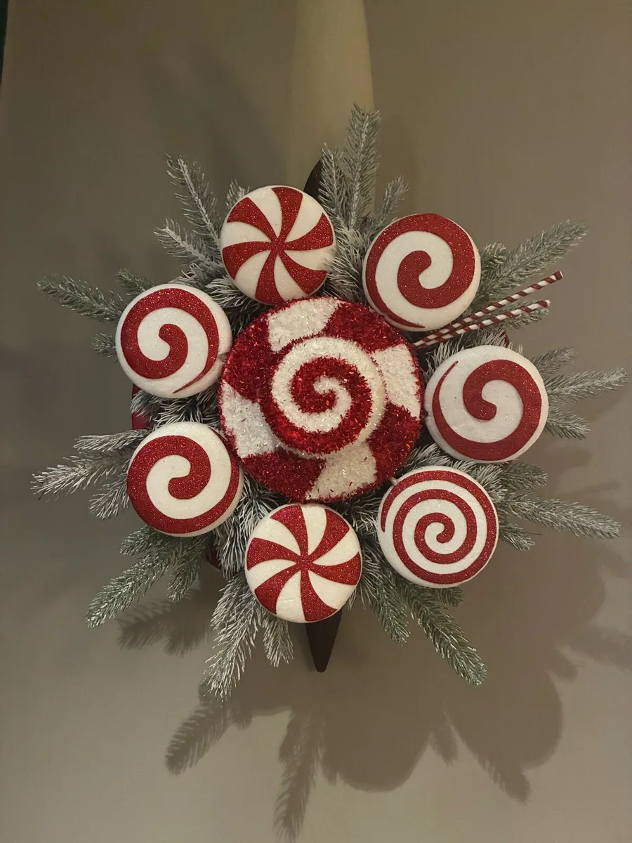 Candy cane Christmas swirl wreath - Image 1