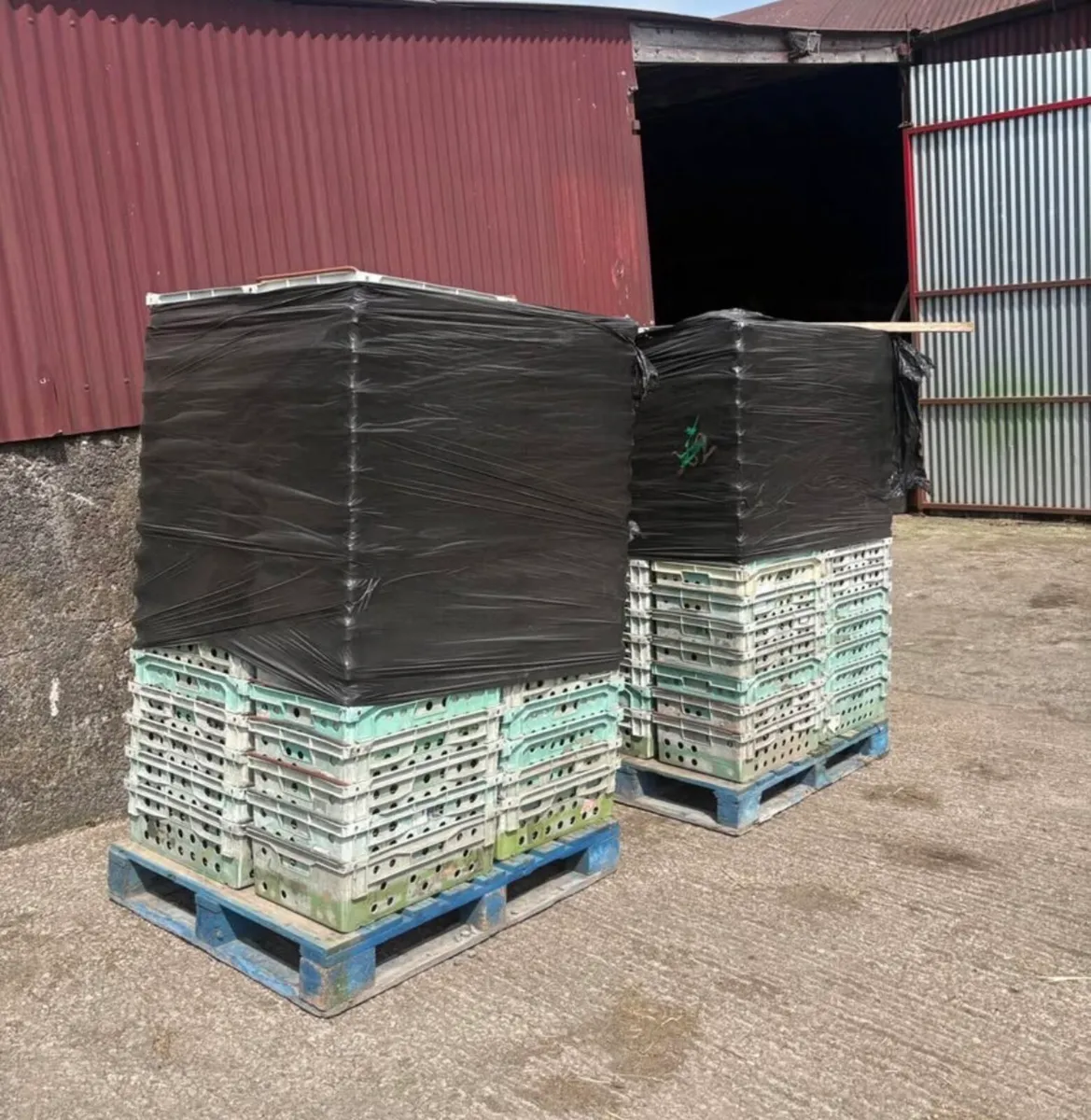 160 crates - Image 1
