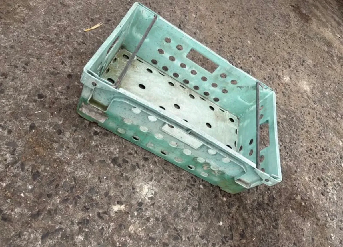 160 crates - Image 2