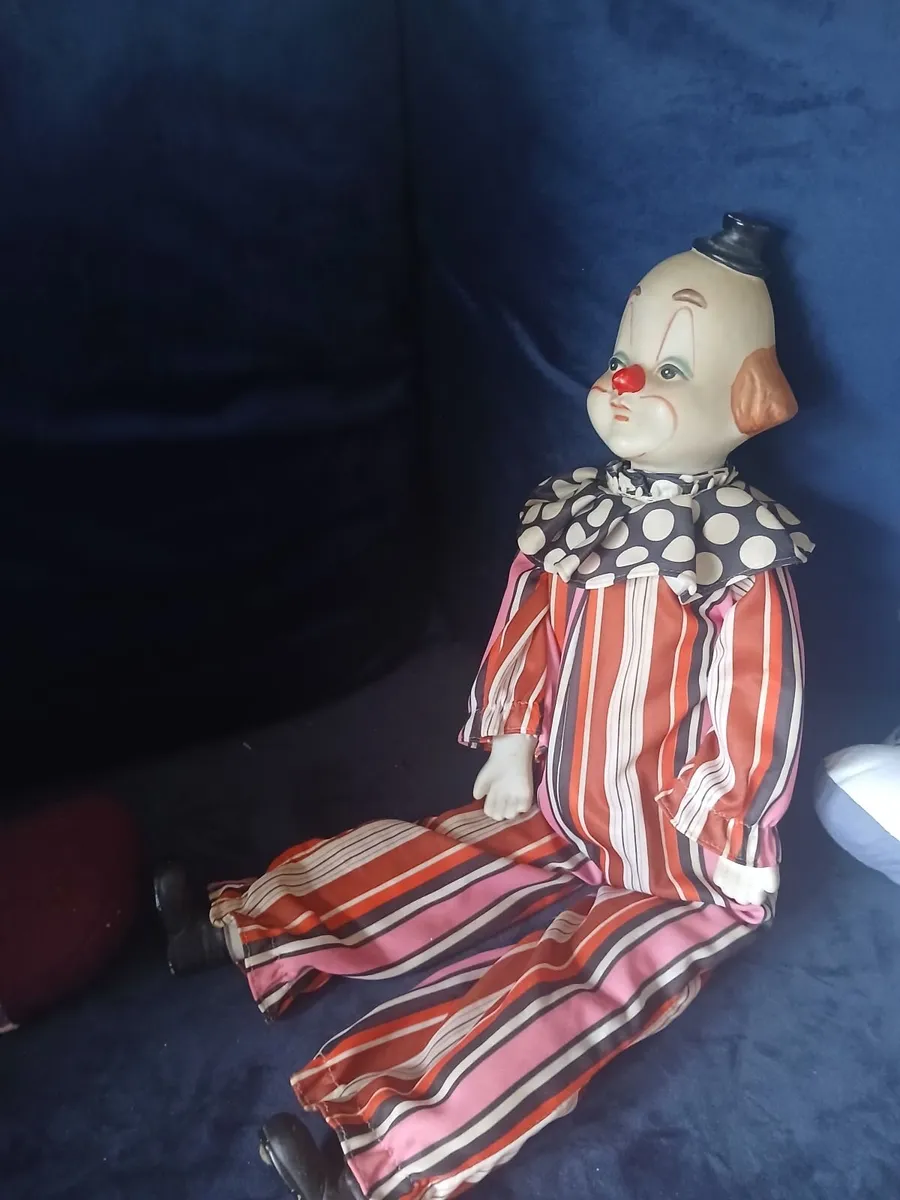Vintage Porcelain Clown Doll 1980s - Image 4