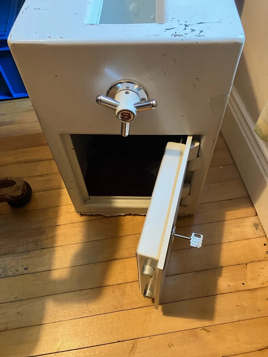 Shop Safe - Image 1