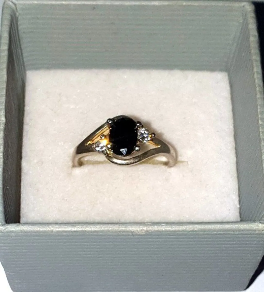 Hallmarked Pristine Vintage Sterling Silver Ring - Image 2