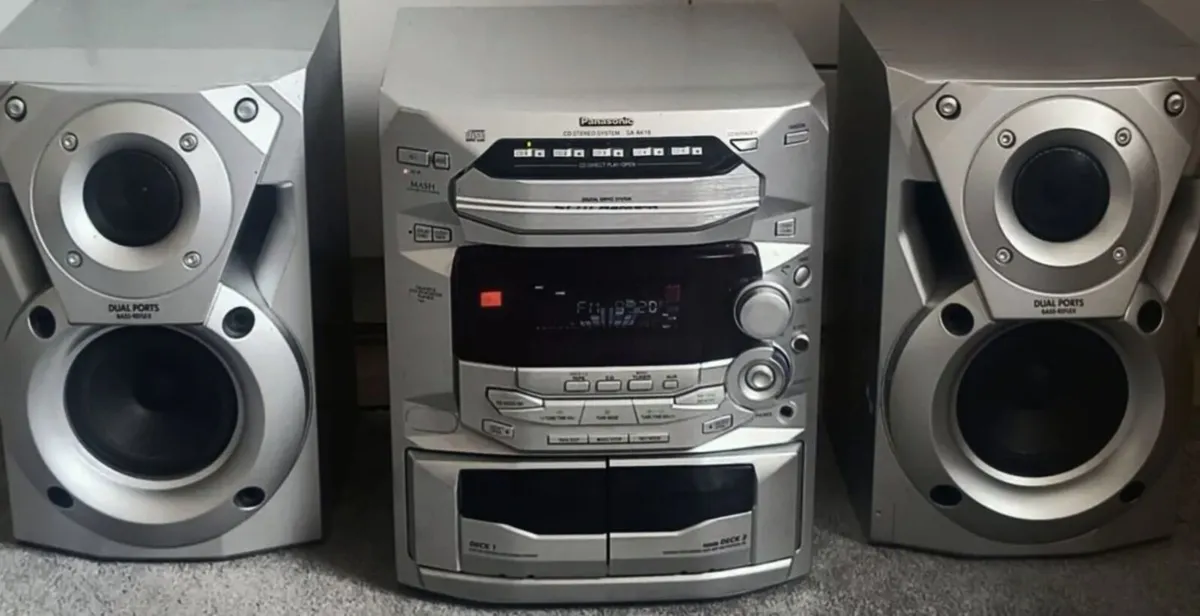 Bass Shelf Stereo System Panasonic - Image 1