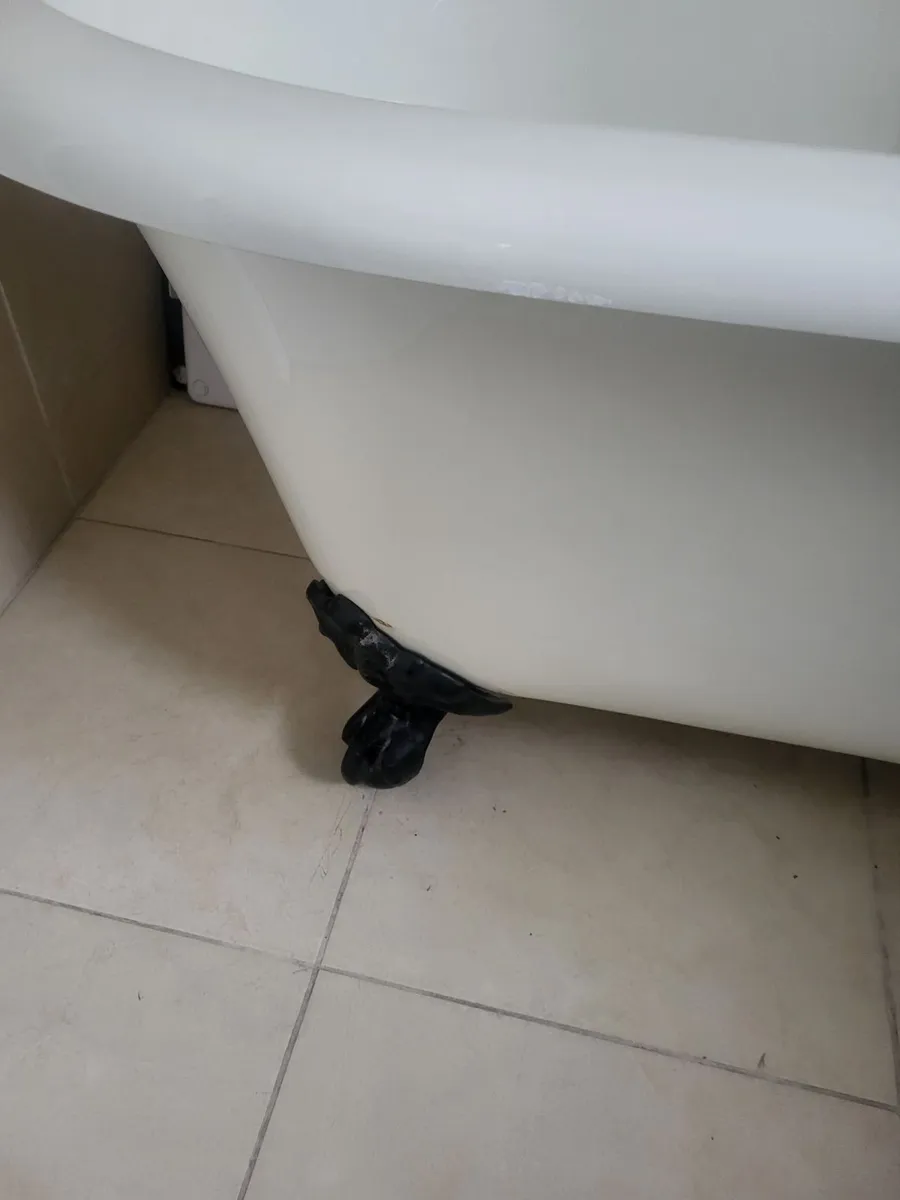 Freestanding Bath - Image 1
