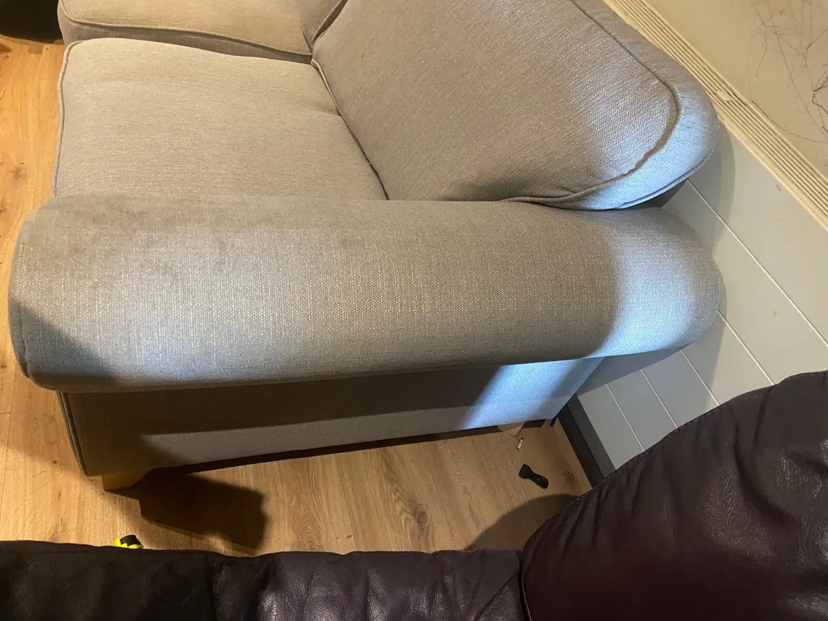 Couch free to go - Image 2