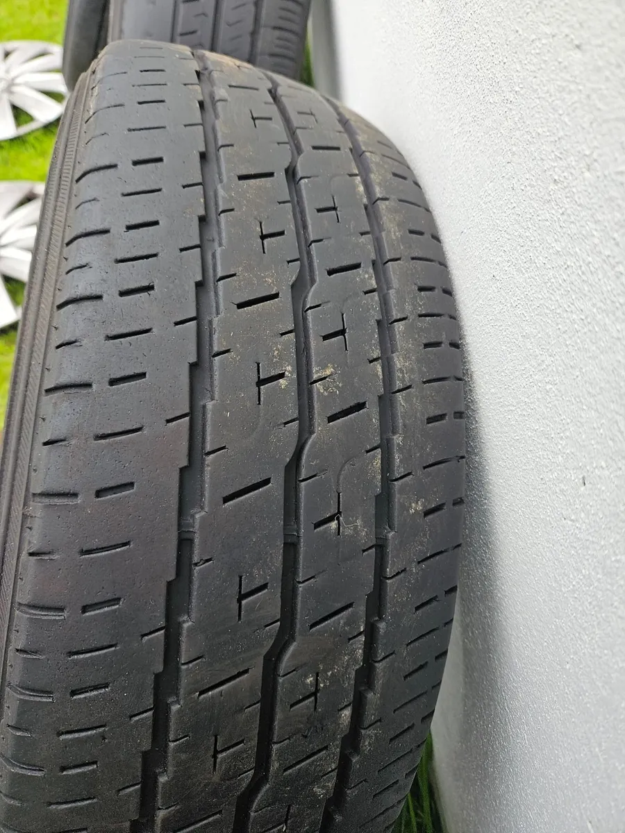 Volkswagen T6 tires x 4 205/65R/16C - Image 2