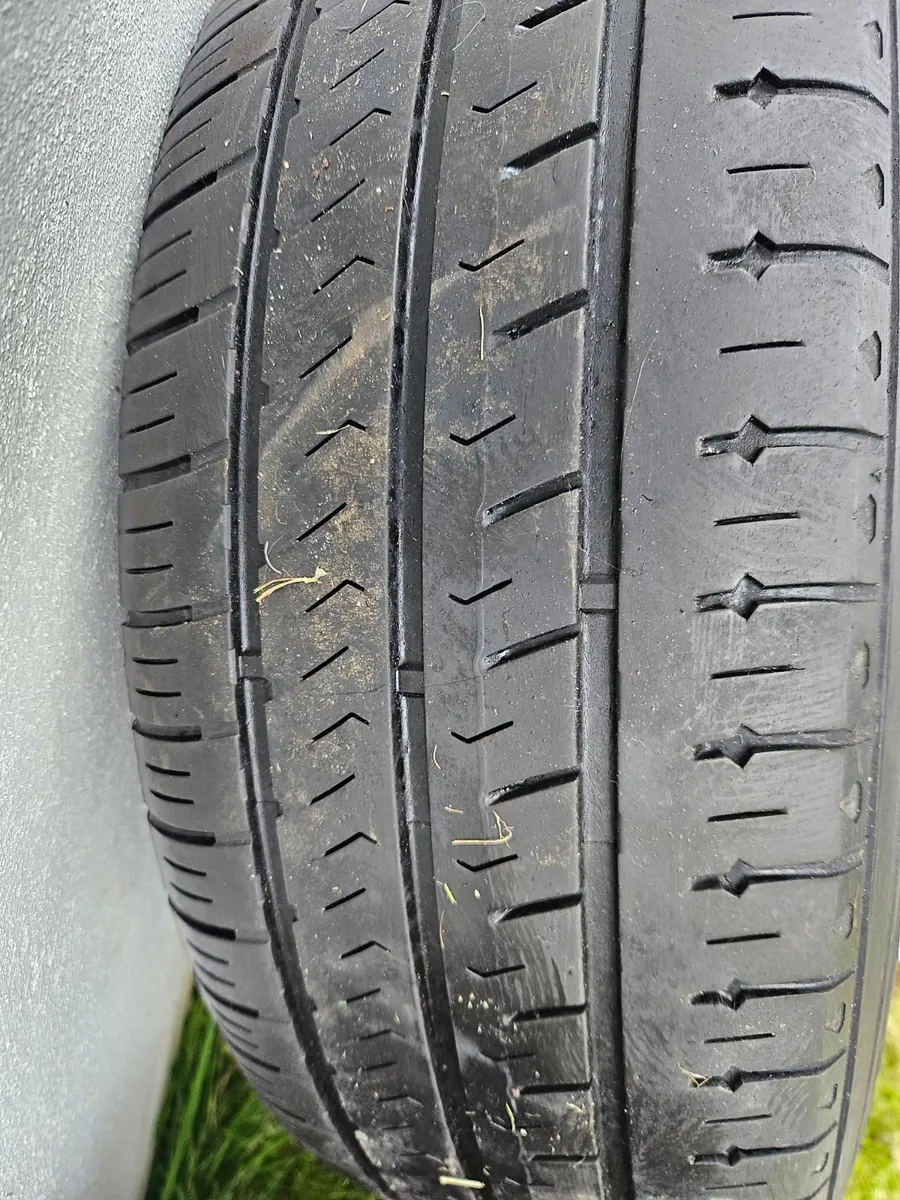 Volkswagen T6 tires x 4 205/65R/16C - Image 3