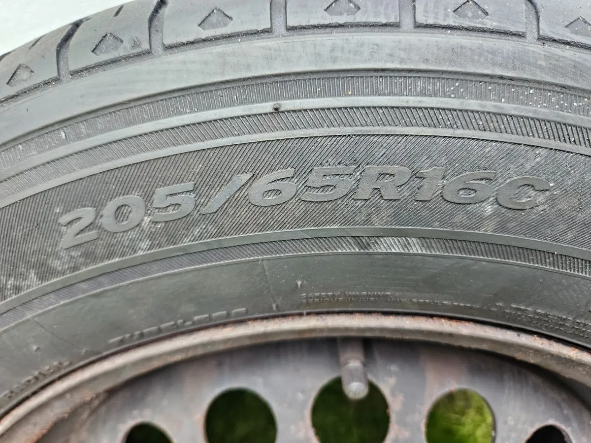 Volkswagen T6 tires x 4 205/65R/16C - Image 4