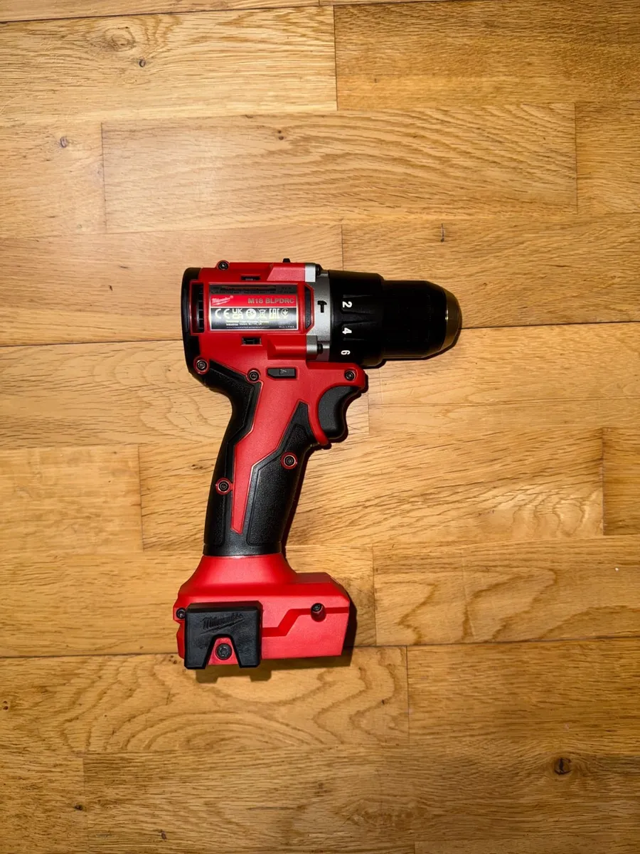 Milwaukee M18 Cordless Combi Drill 18v NEW - Image 2