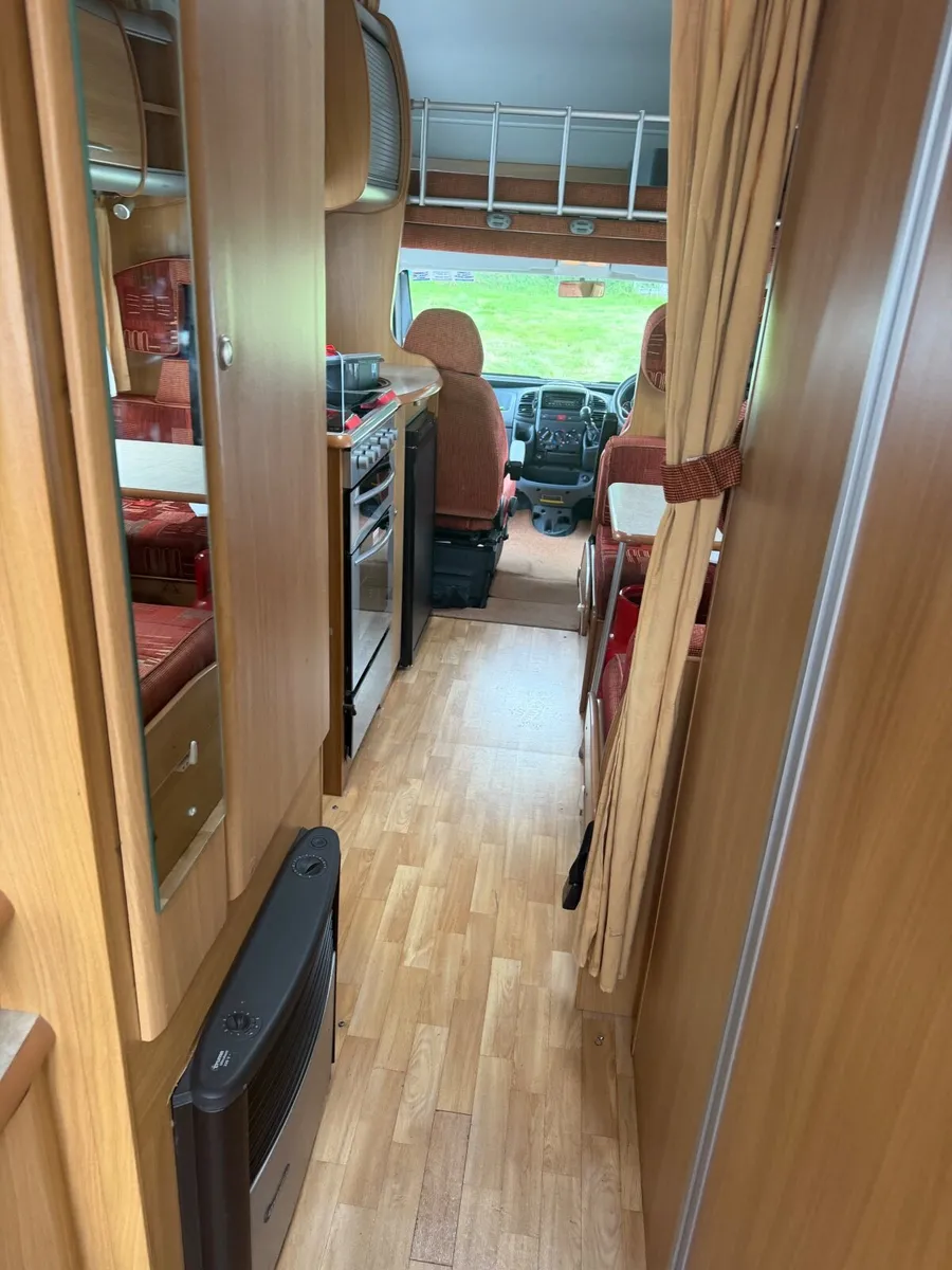 Motorhome - Image 4