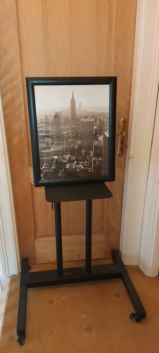 Vintage Downton New York City Skyline. - Image 2