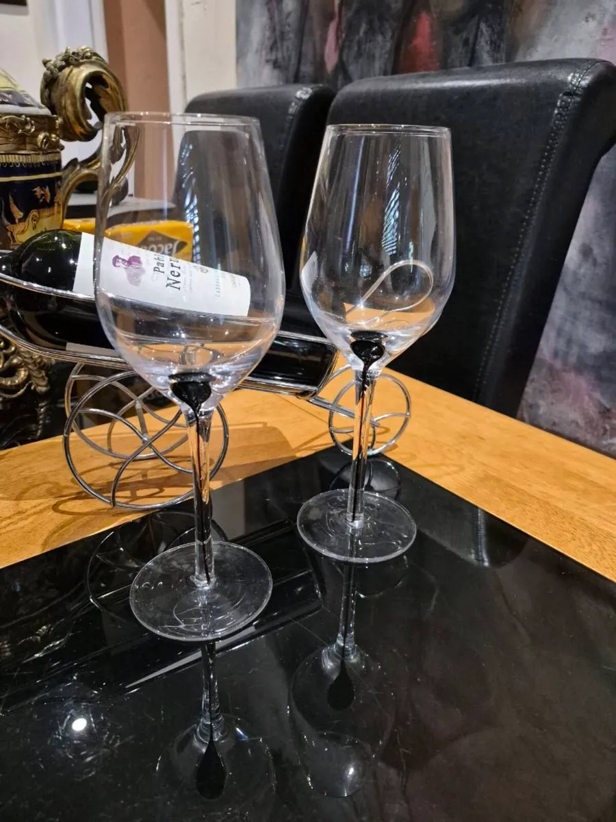 Pair of large decorative wine goblets - Image 4