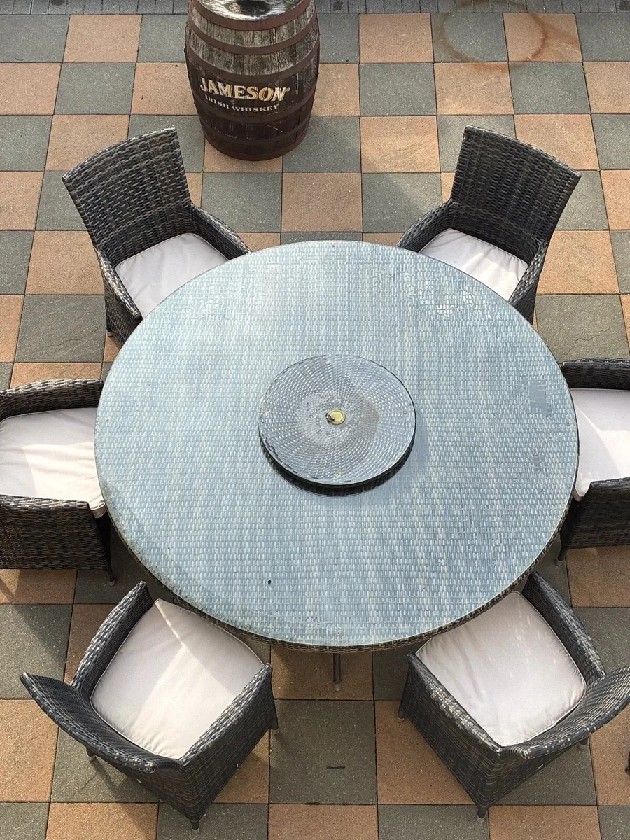 6 Seater Round Rattan Furniture Table & Chairs - Image 1