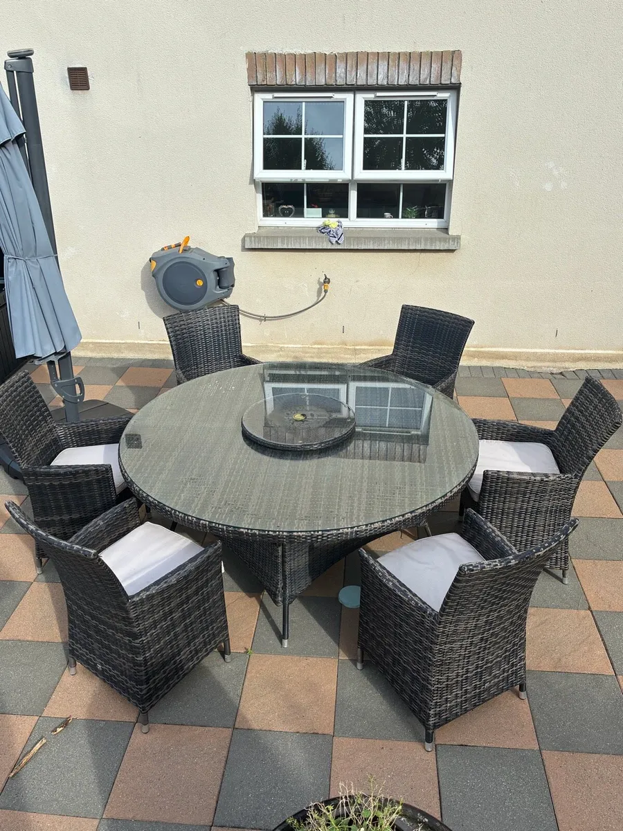 6 Seater Round Rattan Furniture Table & Chairs - Image 2
