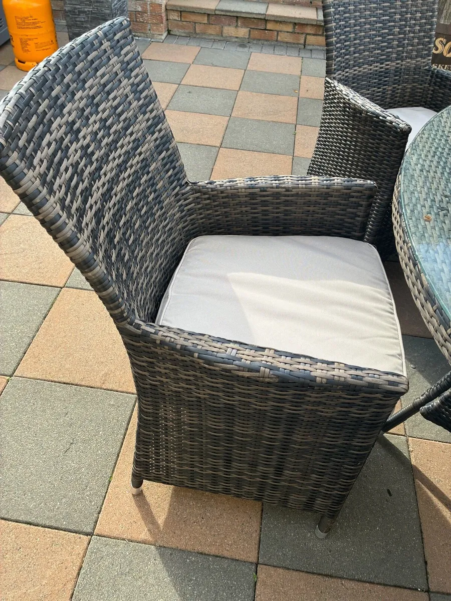 6 Seater Round Rattan Furniture Table & Chairs - Image 4
