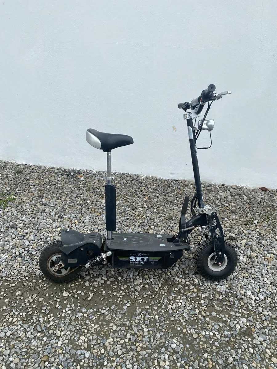 Electric scooter - Image 2