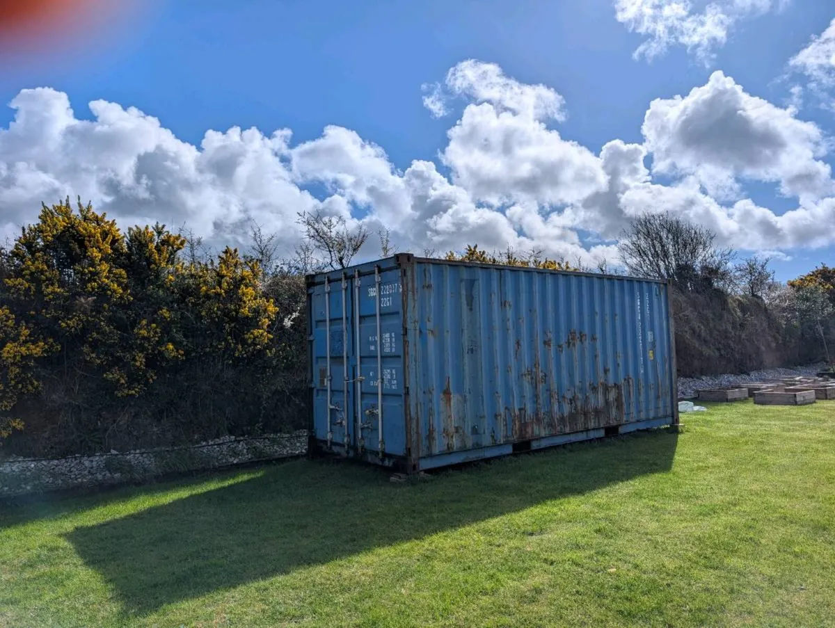 20ft shipping container - Image 1