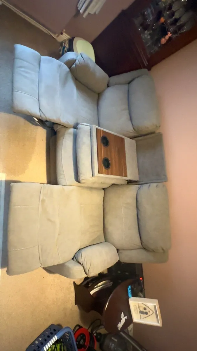3 Seater Recliner Couch/Sofa - Image 3