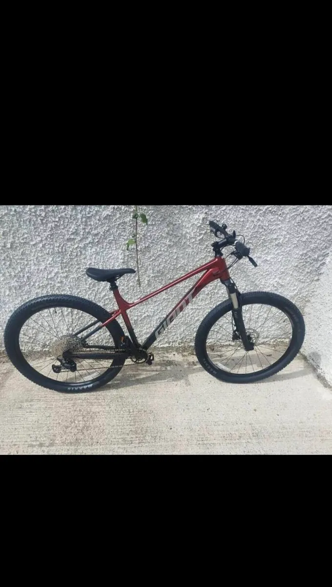 Giant Talon 0 27.5 Mountain Bike In Mars Dust/Blac - Image 1