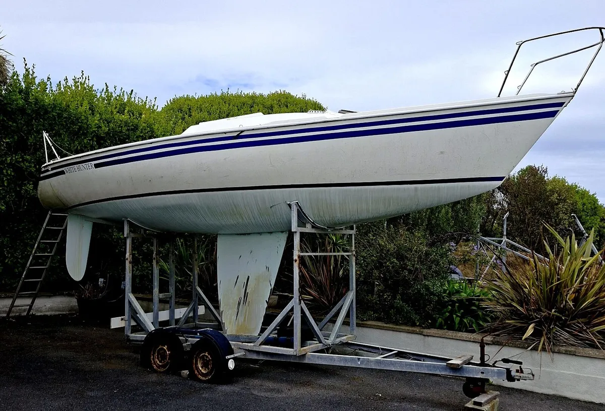 Sailing boat