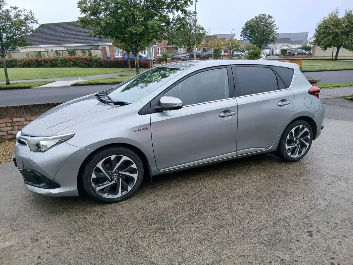 TOYOTA AURIS HYBRID 2016 - Image 1