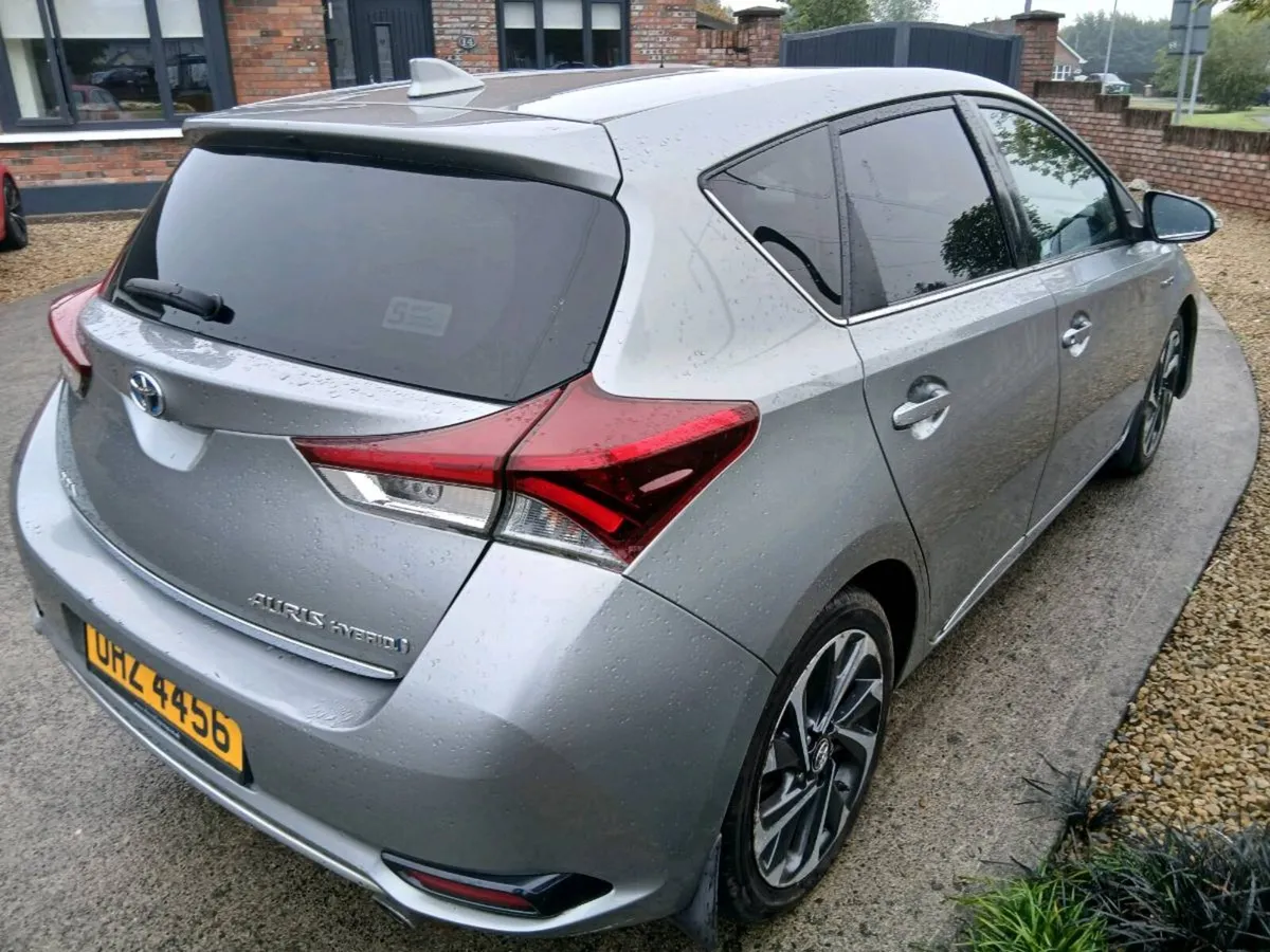 TOYOTA AURIS HYBRID 2016 - Image 2