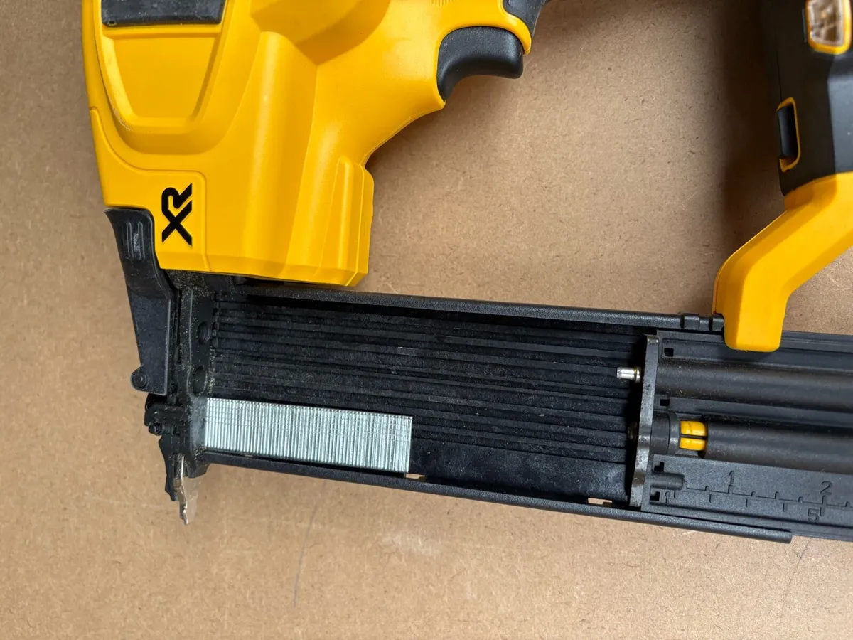 18 g straight brad nailer like new - Image 4