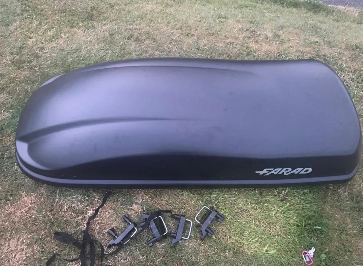 Car roof box - Image 1