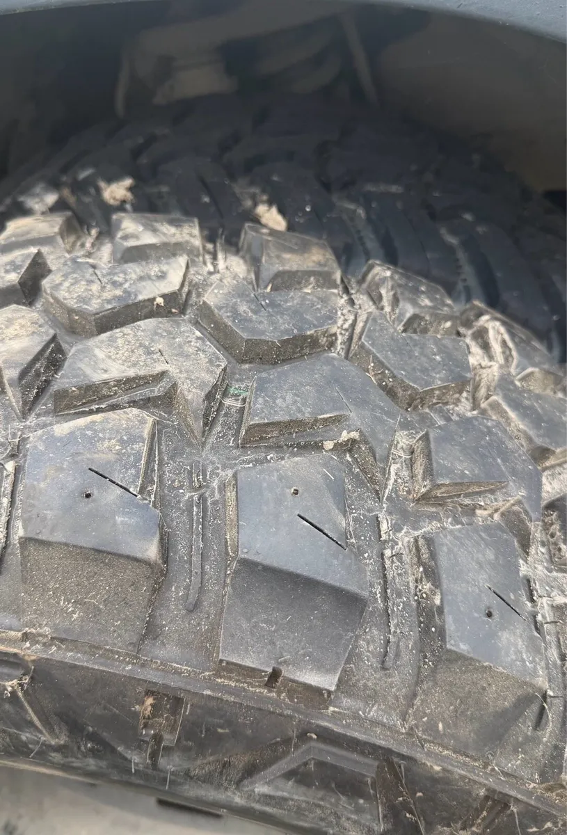 Land Cruiser wheels & tyres - Image 3