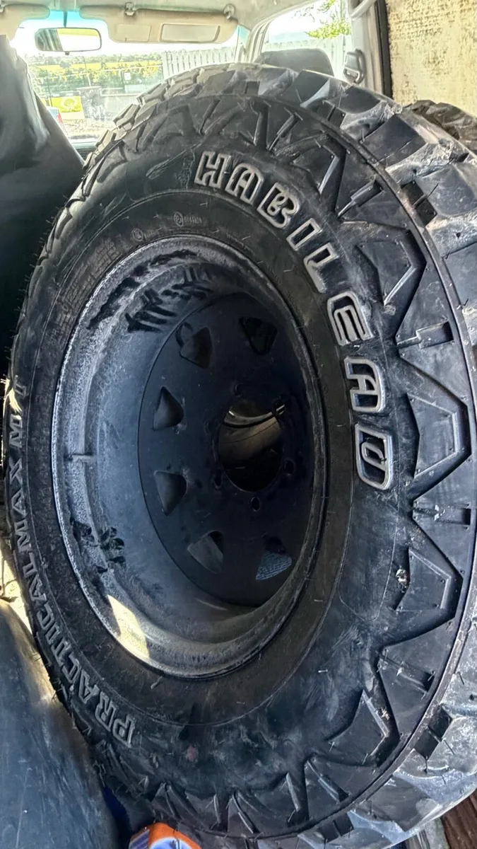 Land Cruiser wheels & tyres - Image 4