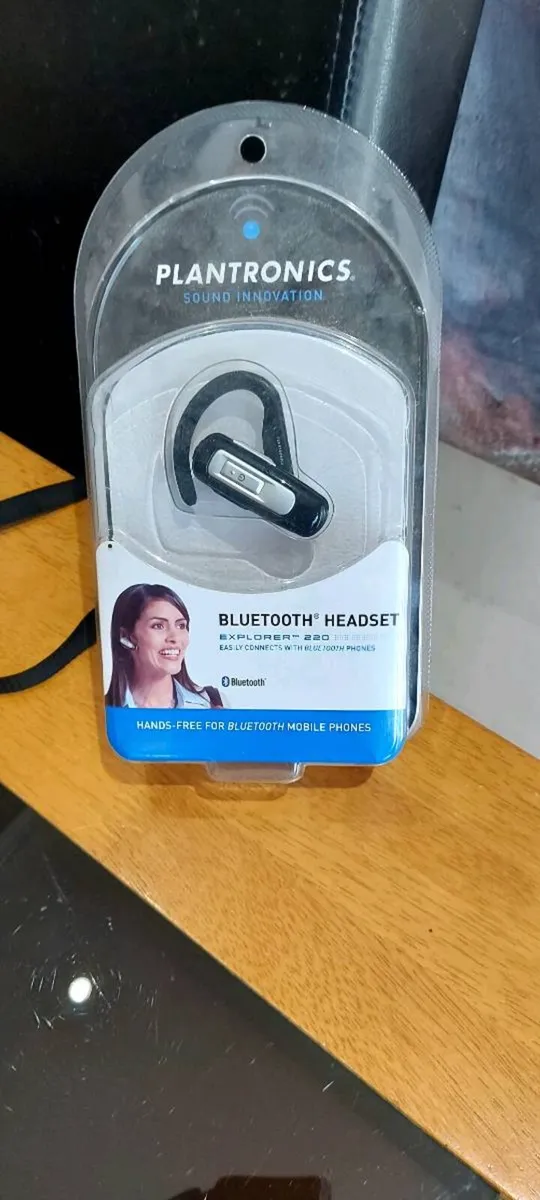Bluetooth Headset Explorer  220 - Image 1