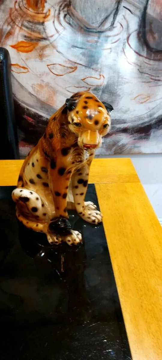 Vintage Ceramic 70's Leopard Statue Ornament. - Image 1