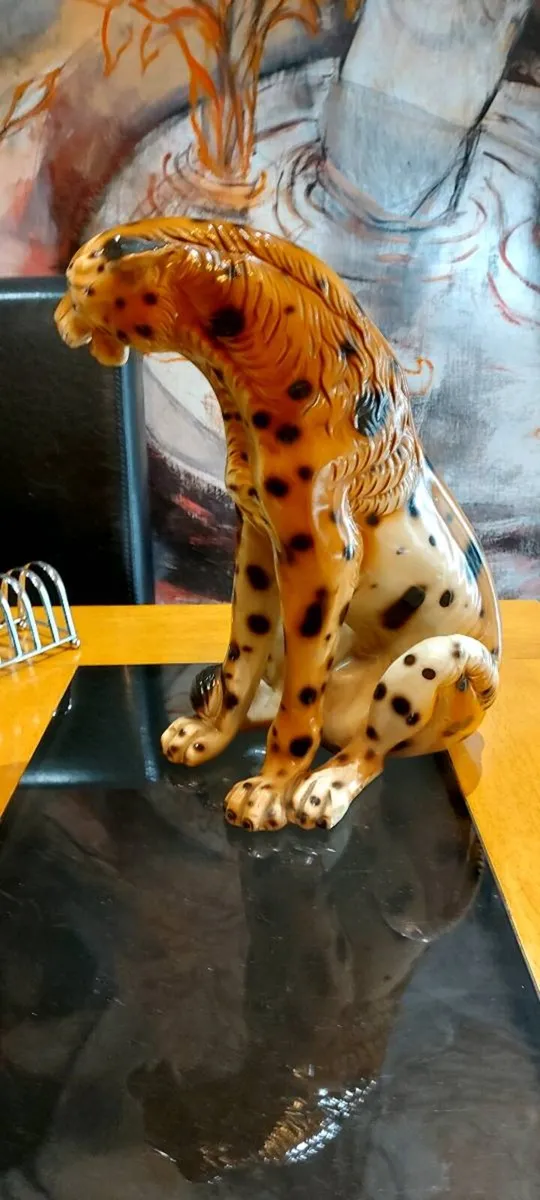 Vintage Ceramic 70's Leopard Statue Ornament. - Image 2