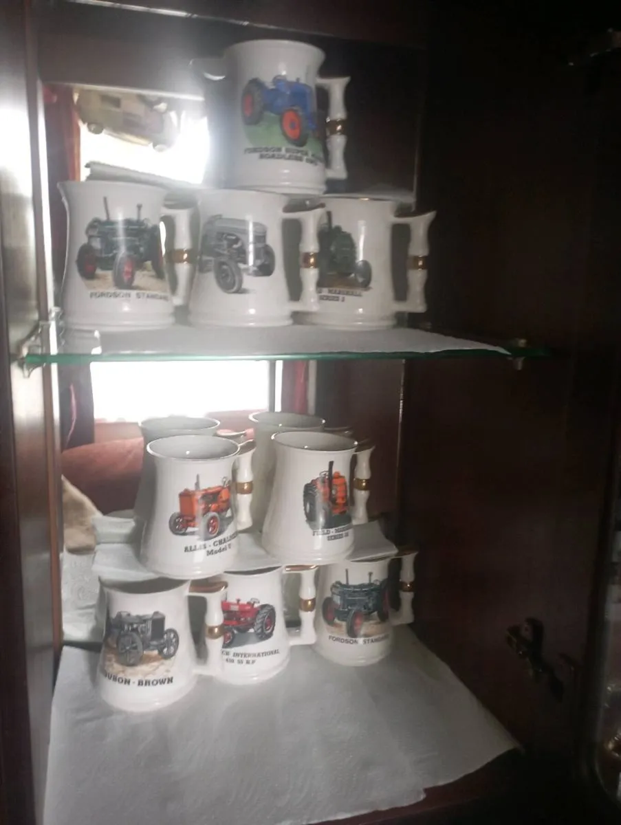 VINTAGE TRACTORS.9 GOLD RIMMED CERAMIC COFFEE MUGS - Image 2