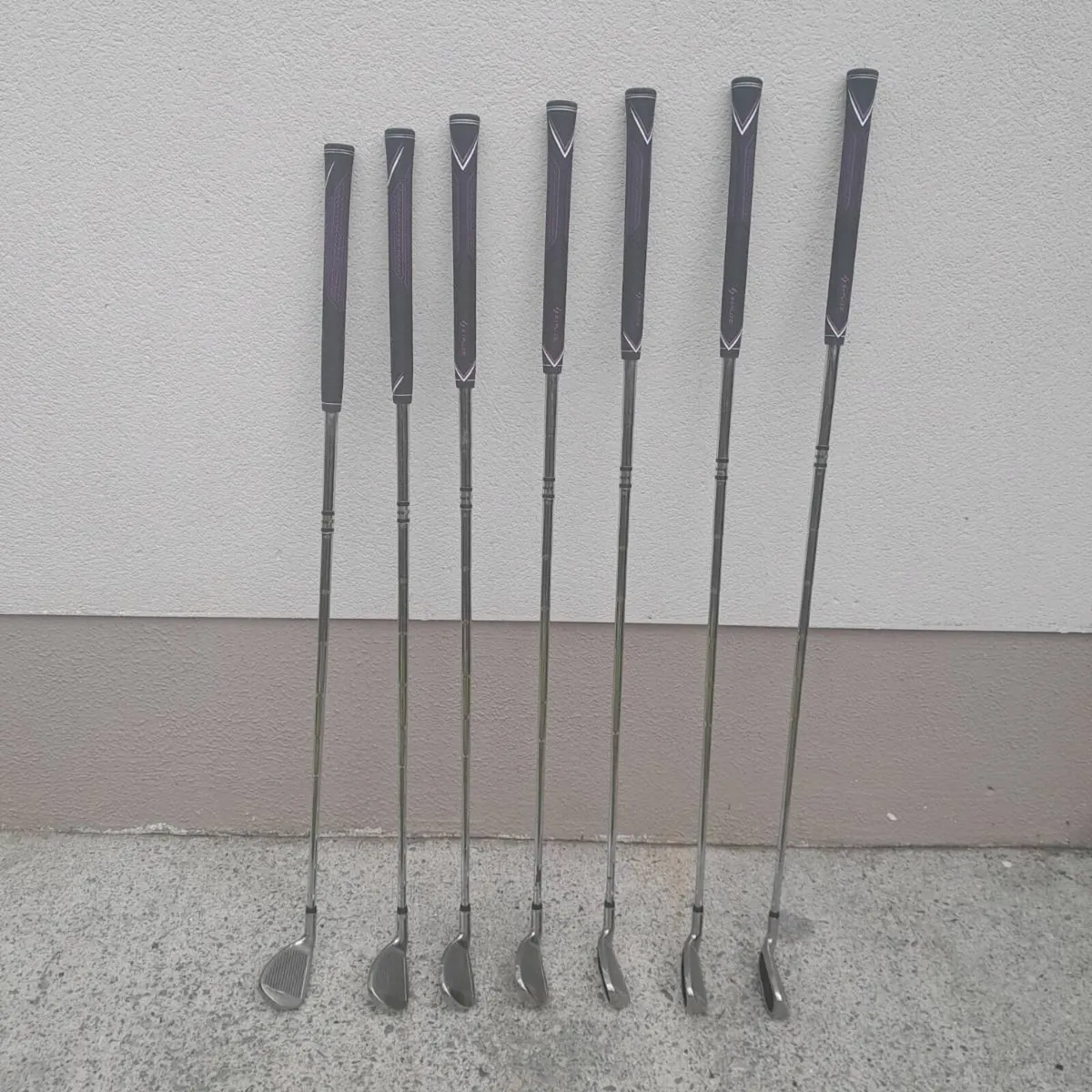 Golf Clubs 5-SW + Putter RH - Image 1