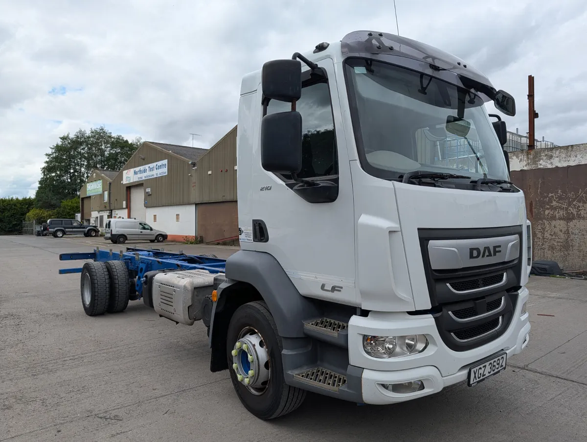 Daf LF 16T chassis cab 210HP - Image 2
