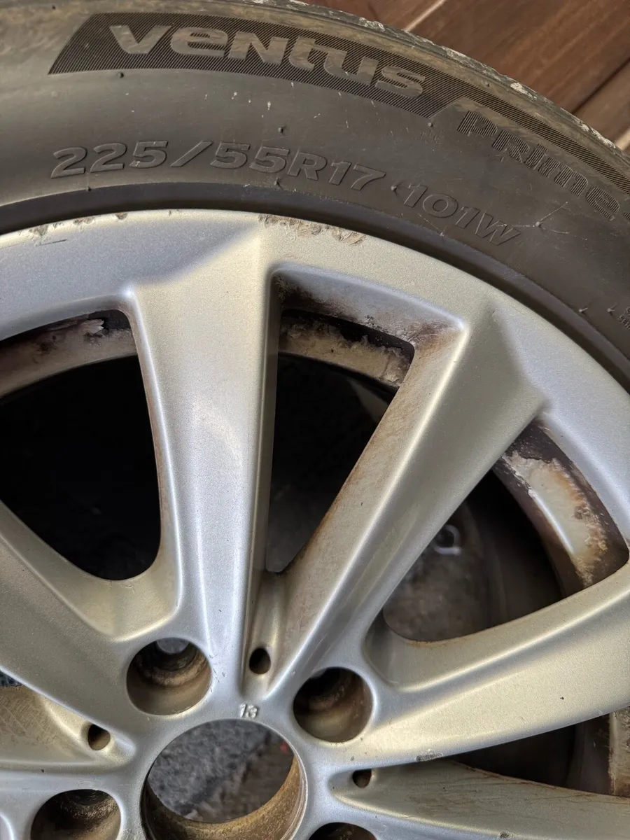 4 BMW alloy wheels with good tyres 225/55/R17 101W - Image 2
