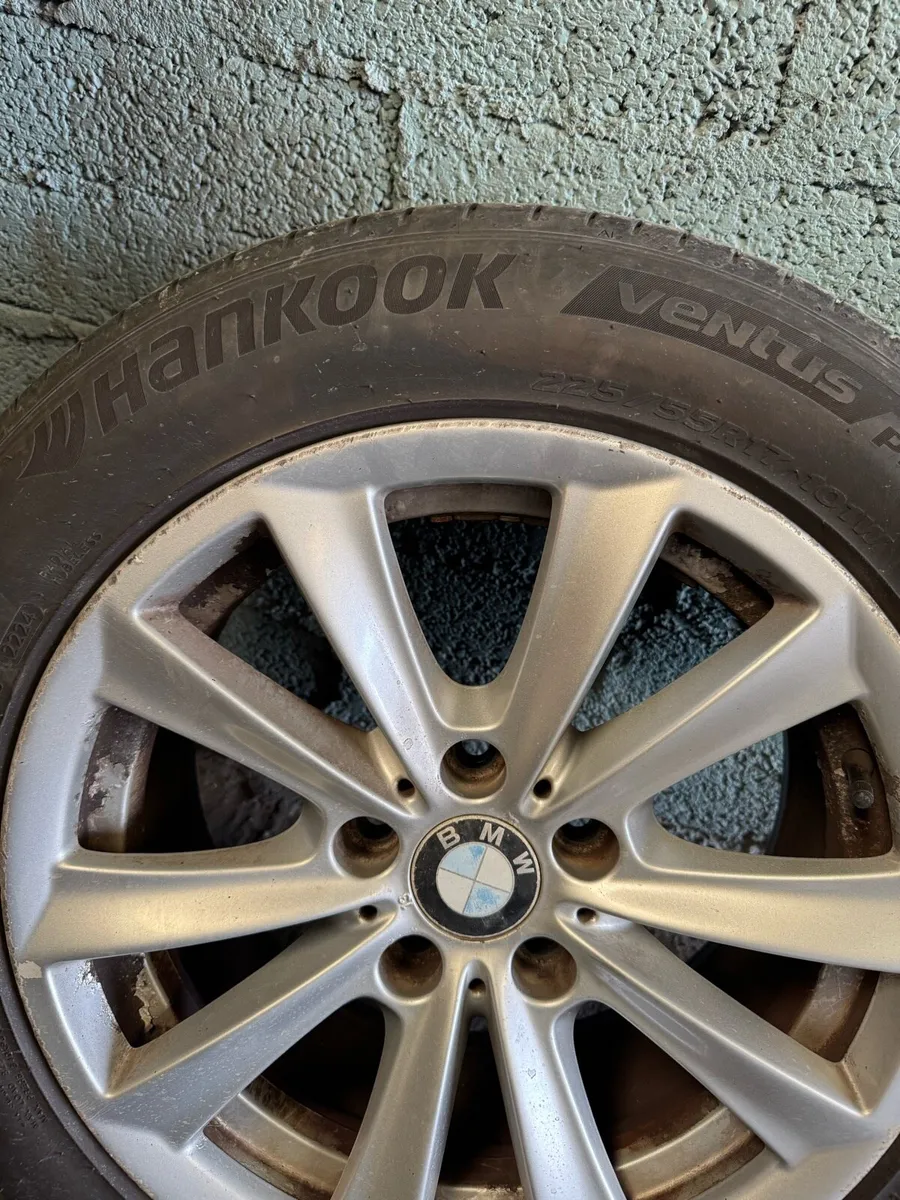 4 BMW alloy wheels with good tyres 225/55/R17 101W - Image 4