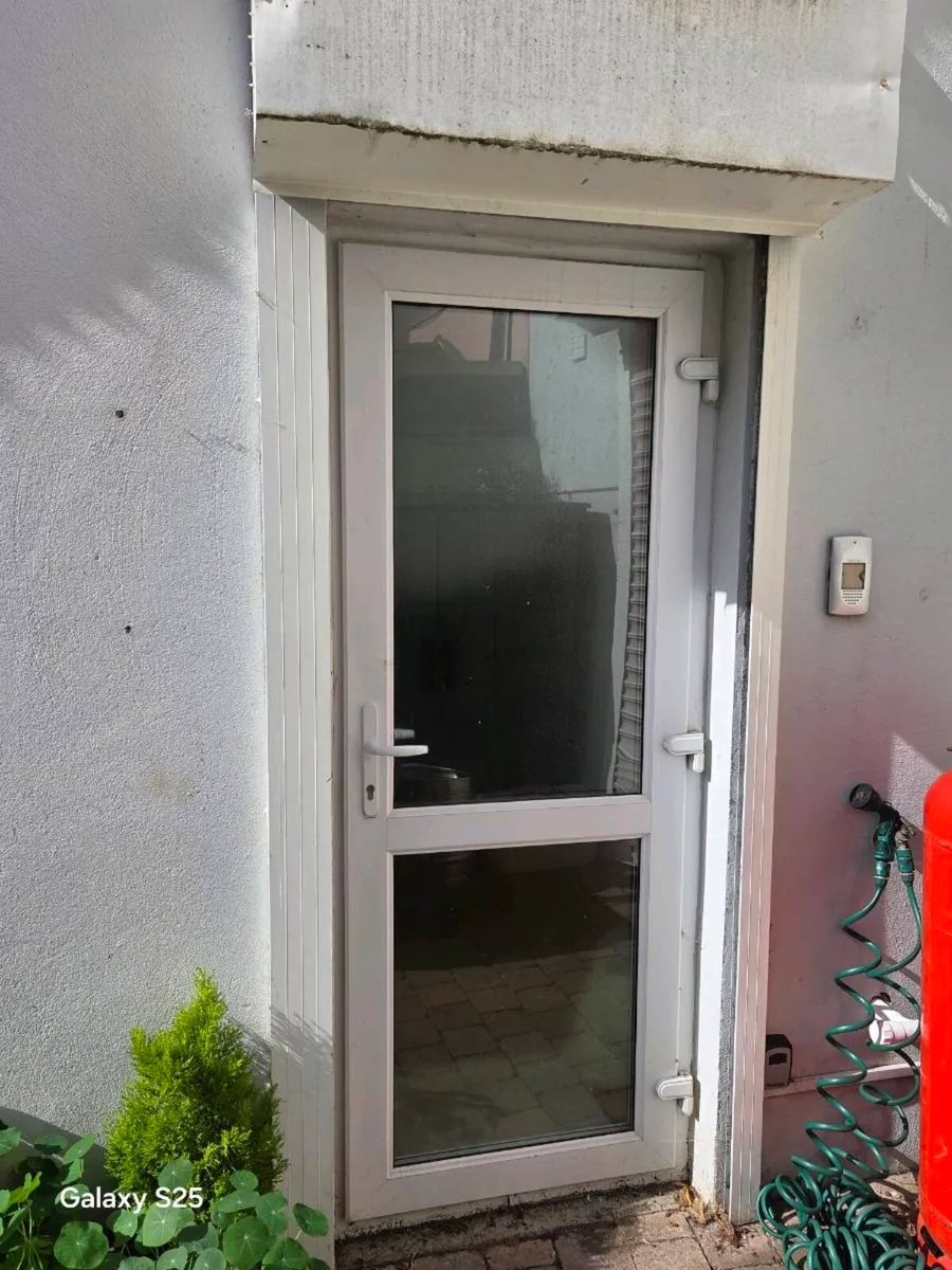 Roller shutters x 2 - Image 3