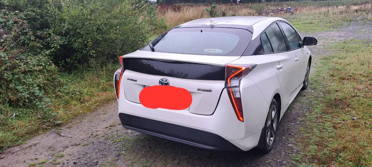 Toyota Prius for spares or repair - Image 3