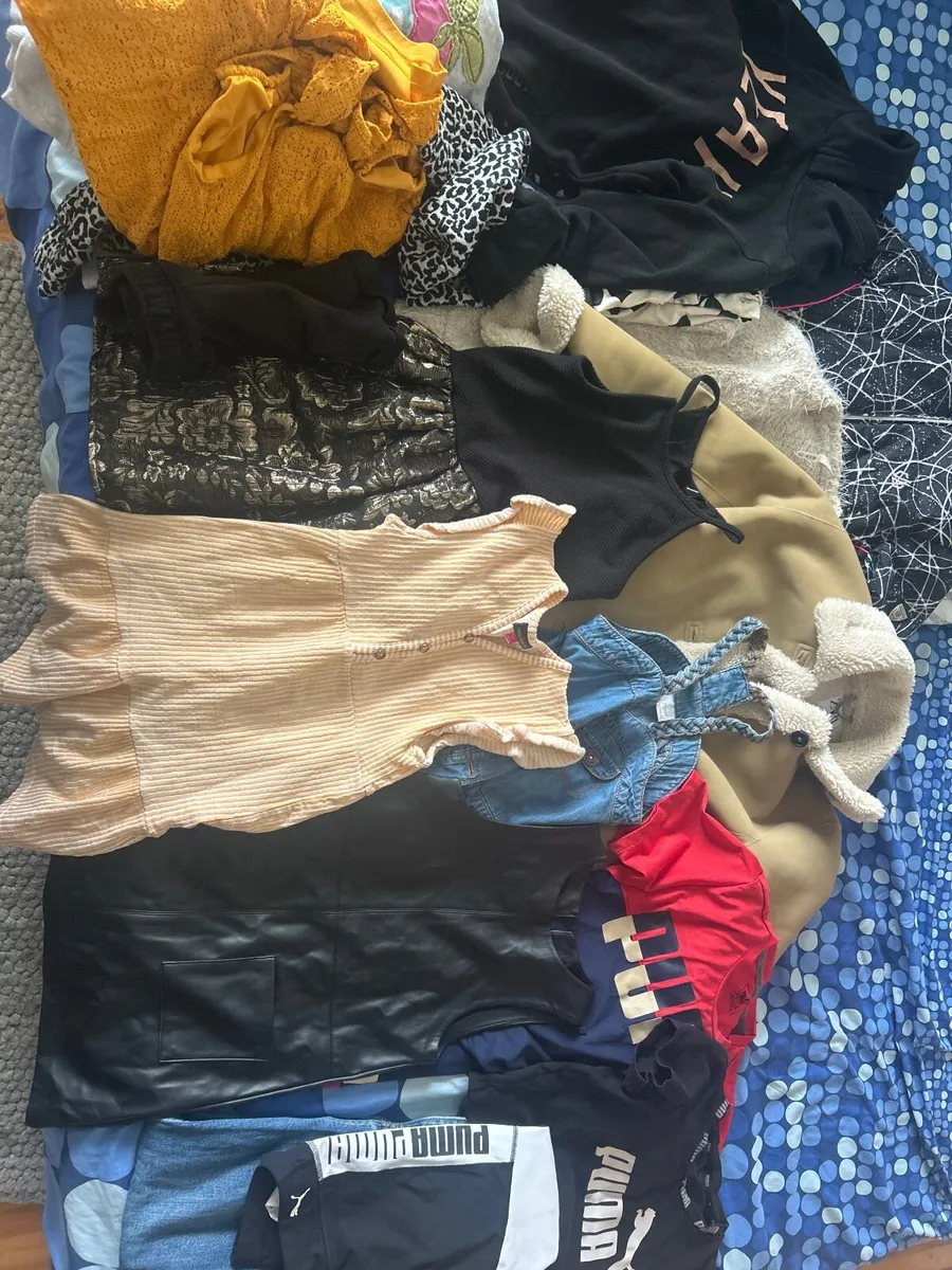 Girls clothes - Image 1