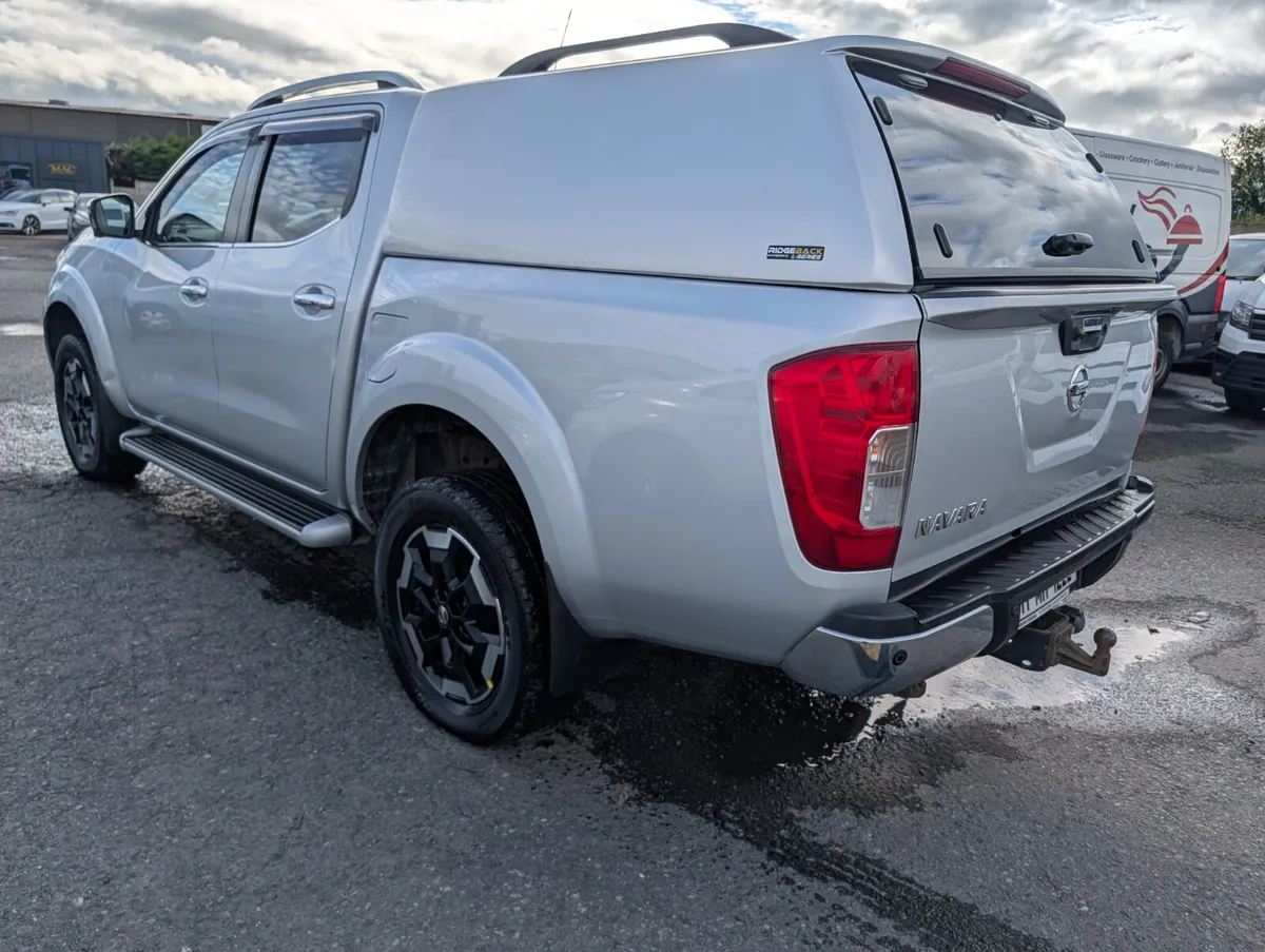 Nissan Navara LE 190hp crew cab 1 owner - Image 2