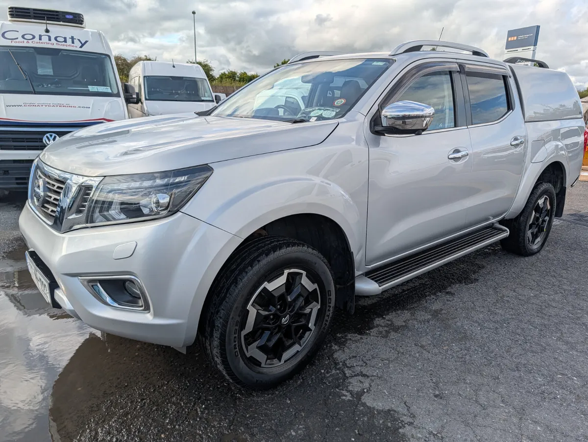 Nissan Navara LE 190hp crew cab 1 owner - Image 1